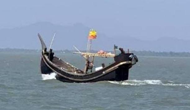 বাংলাদেশি ১২ জেলেকে ধরে নিয়ে গেল ‘আরাকান আর্মি’