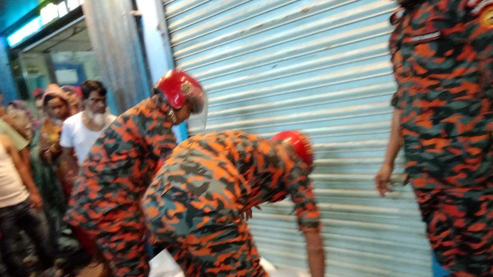 মাওয়া এক্সপ্রেসওয়েতে প্রাণ গেল মোটরসাইকেলের ৩ আরোহীর